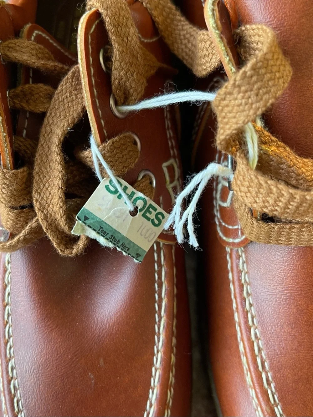 Vintage 1970s Trax Deadstock Leather Moccasin Shoes Size 8.5 Brown New With Tags